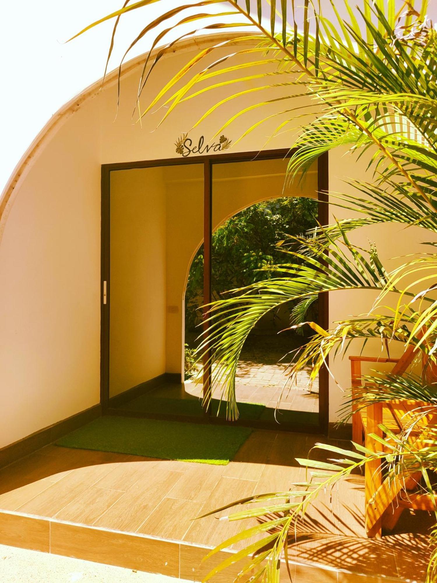 Cafe Madame Hotel Puerto López Exterior foto